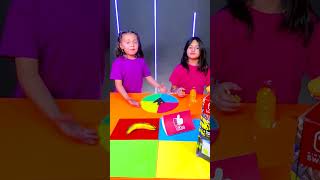 MIS HERMANITAS GIRAN LA RULETA Y GANAN EL PREMIO SORPRESA !!