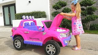 Диана и новые игрушки - День подарков для детей / Diana and new toys, Boxing Day for children