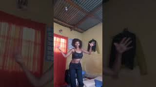 Amputee dances Vannessa Mdee song