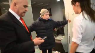 Типичный "украинский националист"? Быдло в офисе Альфа-банк Киев