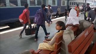 Meerut City Lucknow Rajya Rani Express @ Hardoi Railway Station
