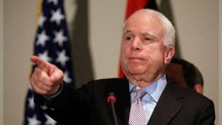 TNS McCain thăm Việt Nam