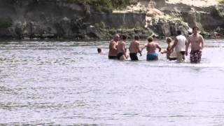 Коварная Десна! Живая цепь - Чудесное спасение! Human Chain - miraculous rescue on the water!