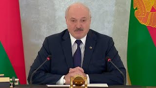 Лукашенко: Если не в Крыму, может, в Питер съездим! А я вас приглашаю к себе на родину!