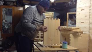Сборка корпусов улья дадан в шип гвоздезабивным пистолетом Bostitch