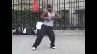 Танец бездомного в Париже / Dance homeless in Paris