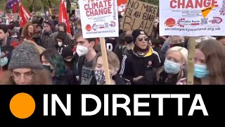 Glasgow: gli attivisti guidati da #GretaThunberg protestano per clima