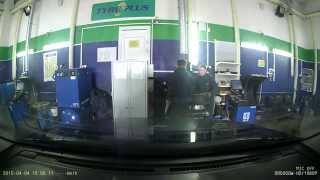 шиномонтаж минск уборевича 99 (Шинный центр TYREPLUS) - Вот так портят диски