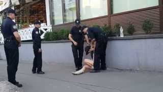 Задержание девушки в центре Киева!