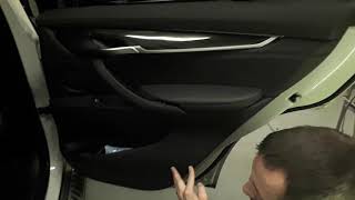 Разбираем обивку двери BMW X5 (2017)