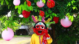 Ondel Ondel mau pohon strawberry BALON?? ,isinya ada gammy strawberry,slime,coklat dan ZONK
