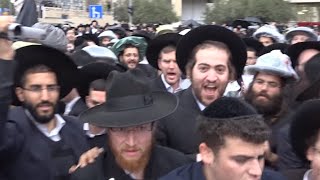 Ортодоксы воюют с полицией и жалуются на "жестокость"