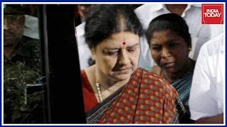 Two Visitors Allowed For Prisioners But Sasikala Gets Fourteen