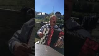 Даргинская живая песня на гармошке