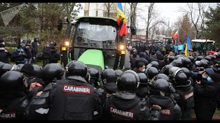 Протесты молдавских аграриев: тракторы у стен парламента и стычки с полицией