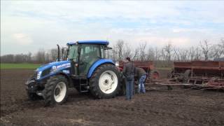 Трактор New Holland TD5