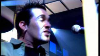 Evanescence - Bring Me To Life Live on Top Of The Pops 2003