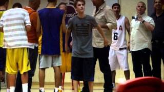 justin bieber.Israel, pictures-of-justin-bieber-playing-basketball-in-tel-aviv-israel.
