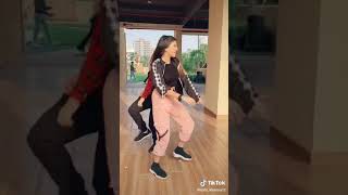 New tik tok video The Carry on saree girl hot dance new tik tok video hot desi girl ashi khanna(5)