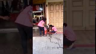 video ibu melahirkan