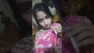 দেখুন কিভাবে মেয়েটির সিগারেট খাচ্ছে ???See how a girl is smoking a cigarette