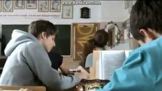Приколы в школе   Девушка просто шокирувала парней