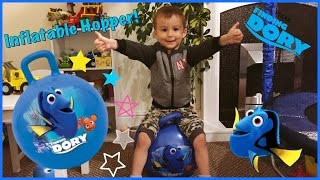 В поисках Дори Надувной мяч-прыгун с ручкой! Fun Finding Dory hopper