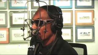 Snoop Dogg Freestyles on Morning Mash Up Live @ SiriusXM // Hits 1