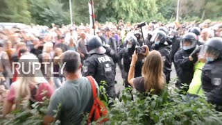 Germany: Police detain anti-lockdown protesters at banned Berlin demo