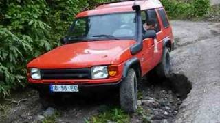 Off road Land Rover Discovery G4