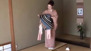着物の着付け　袋帯で二重太鼓結び