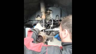 Volkswagen crafter!  Замена правого переднего ступичного подшипника и шаровой опоры