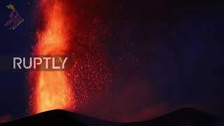 Spain: New lava emission point at La Palma volcano seen in spectacular footage