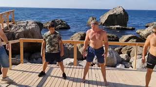 "Приседания по бойцовски"