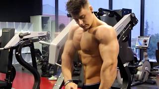17 Years Old Muscle - Teen Bodybuilder  Ben Zano