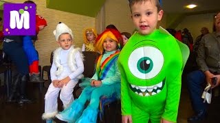 Новогодний утренник в детском саду c Дедом Морозом, конфетой и гигантским питоном