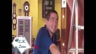 Короткие юбки. Приколы. Мужики заглядывают под юбку. Мальчик внезапно снимает юбку своей маме.