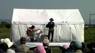 TANTANAKUY（タンタナクイ）の井上 暁さんのオカリナ