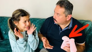 TELEFONUMDA NE VAR? BABAM YENİ IPHONE TELEFONUMU ALIP KURCALADI !! Telefondakini Görünce ŞOK Oldu !!