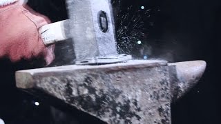 iPhone между молотом и наковальней
