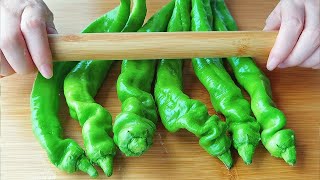 【小穎美食】青椒用擀麵杖壓一壓，沒想到這麼好吃，去飯店都吃不到，太香了