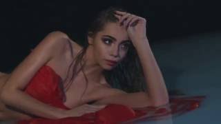 lizavaiss Sex GIRL в сексуальном красном нижнем белье