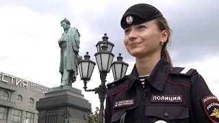«Звездой себя не считаю»: сержант полиции рассказала, как раздавала маски протестующим
