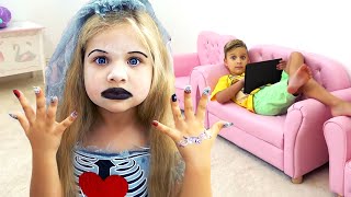 Diana Memilih Kostum Halloween