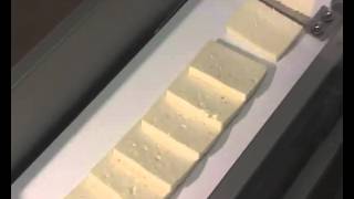 Нарезка сыра фета ломтиком на многофункциональном аппарате для нарезки Foodlogistik_ROVABO