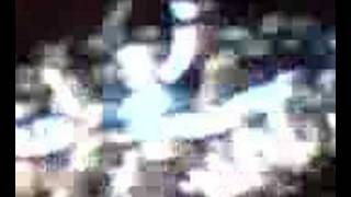 PENTAGRAM konserinde Erdem Çapar crowdsurfing