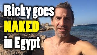 WATCH RICKY naked on a Egyptian Beach !