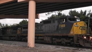 [HD] CSX O721-27 Switches Orr with two C40-8Ws - South Miami, FL - 12.27.2011
