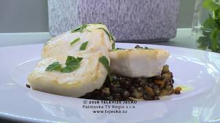 Halibut se salátem z černé čočky beluga