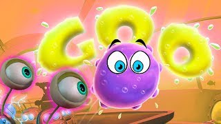Лизун глазастик плавает под водой в игре goo saga